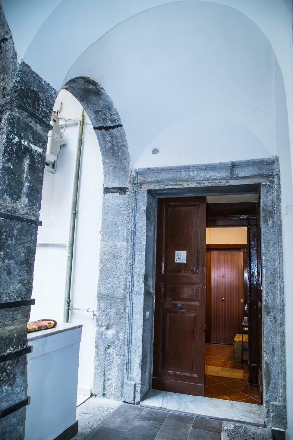 נאפולי Domus Donnaregina Apartments מראה חיצוני תמונה