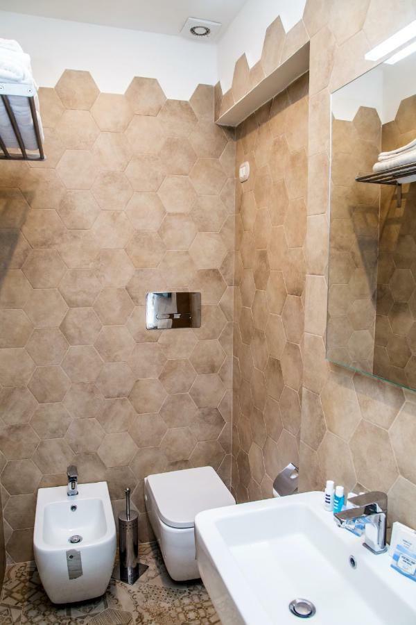 נאפולי Domus Donnaregina Apartments מראה חיצוני תמונה