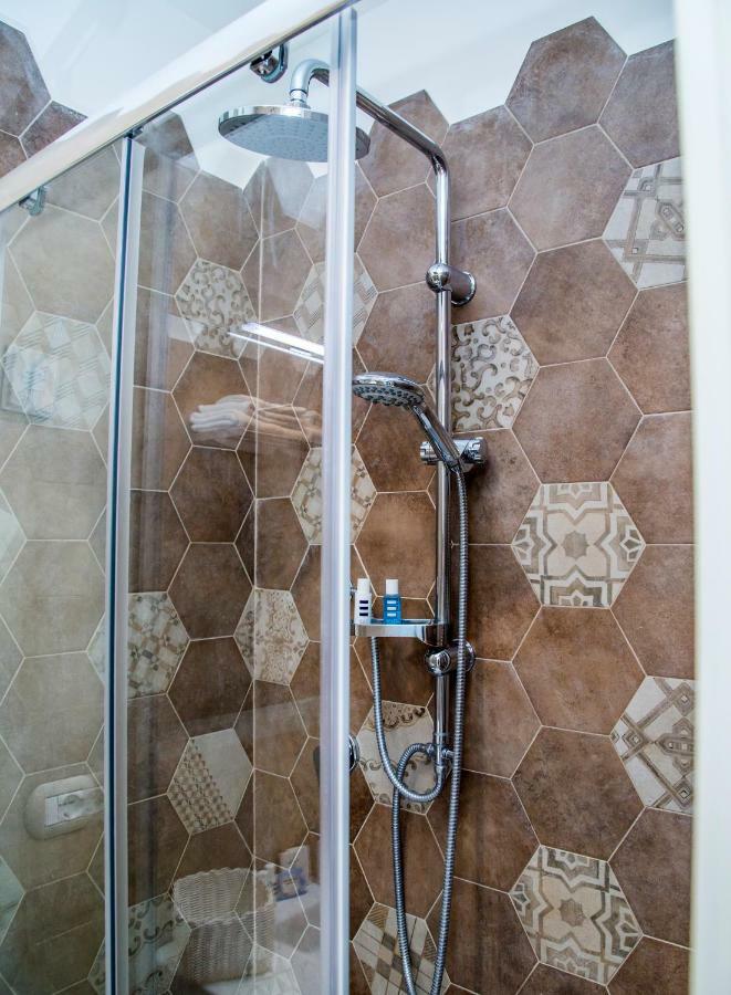 נאפולי Domus Donnaregina Apartments מראה חיצוני תמונה