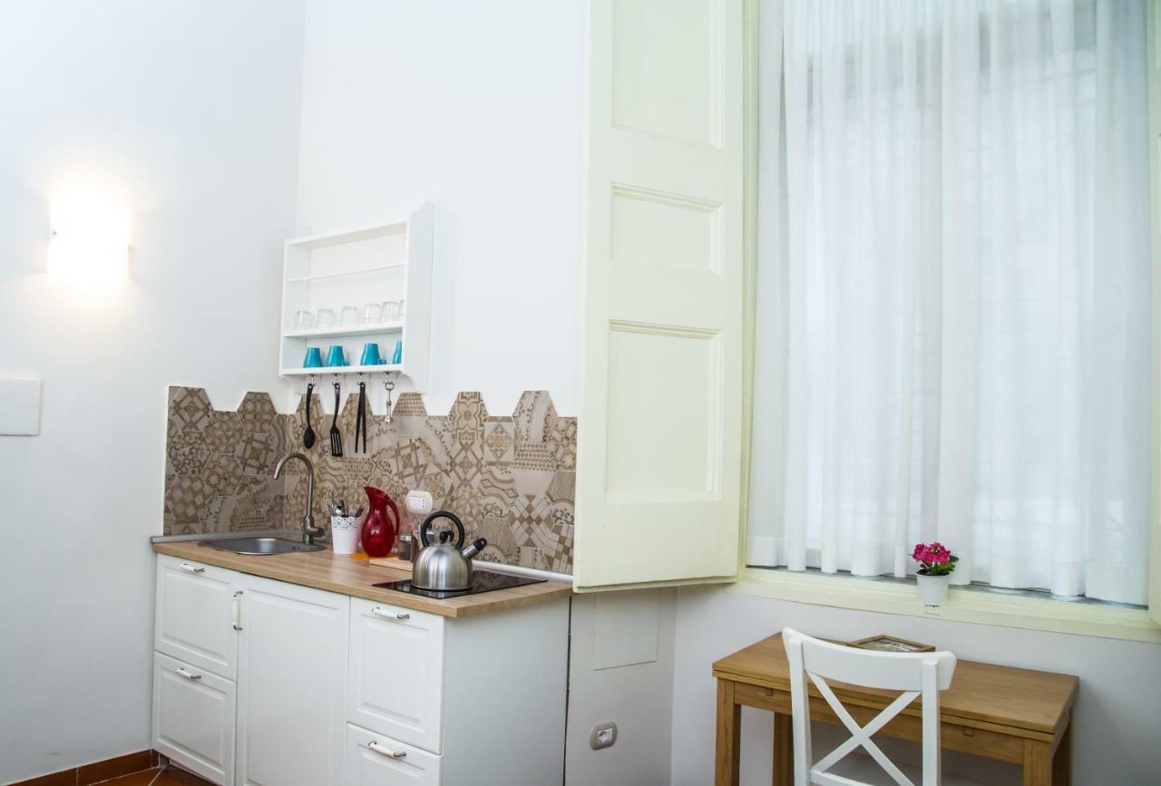 נאפולי Domus Donnaregina Apartments מראה חיצוני תמונה